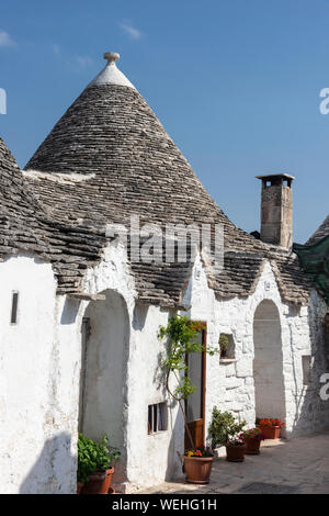 Traditionelle Trulli in Alberobello, Puglia, Italien. Stockfoto