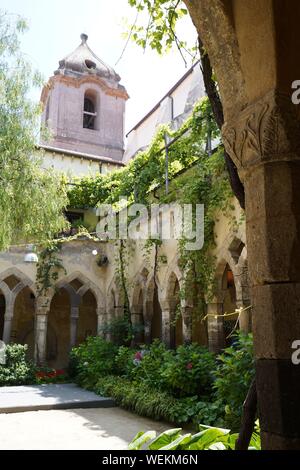 St. Franziskus Kirche und Kloster Convento di San Francesco, Sorrento, Kampanien, Süditalien, Europa Stockfoto