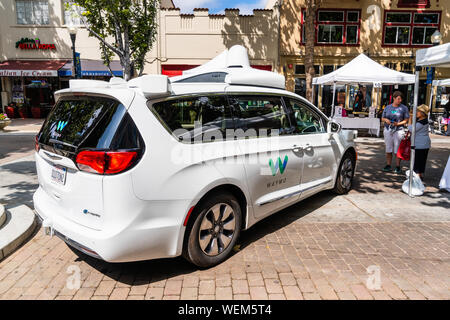 August 29, 2019 Sunnyvale/CA/USA - Nahaufnahme von Waymo Selbstfahrer Auto erscheint dann beim unnyvale Technology Business Expo" im Silicon Valley. Stockfoto