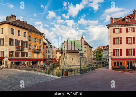 2014-06-22 Annecy, Frankreich. Bunte morgen Straßen der alten französischen Stadt Stockfoto