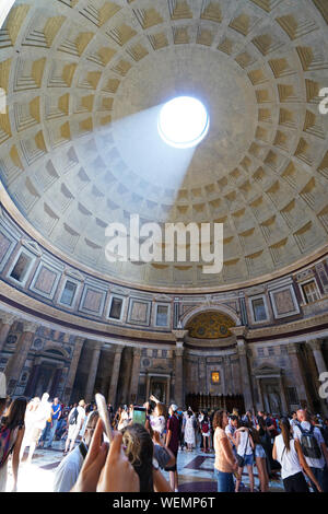 Innenraum der Pantheon, Piazza della Rotonda, Rom, Italien Stockfoto