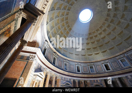 Innenraum der Pantheon, Piazza della Rotonda, Rom, Italien Stockfoto