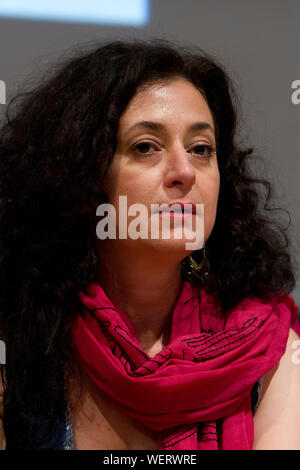 Türkische Journalist und Autor Ece Temelkuran ist Gast der Buchmesse in Turin 2019 Stockfoto