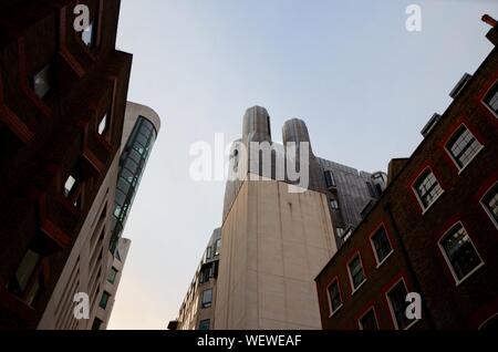 Lüftung Schornsteine in Villiers Street London mit der U-Bahnstation Charing Cross Stockfoto