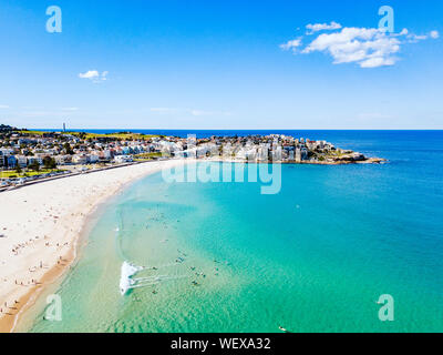 Bondi Beach Luftaufnahme mit blauem Wasser Stockfoto