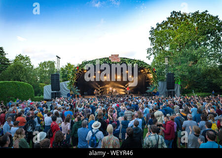 Dorset, Großbritannien. Freitag, 30 August, 2019. Blick auf das Jahr 2019 Ende der Straße Festival. Foto: Roger Garfield/Alamy leben Nachrichten Stockfoto