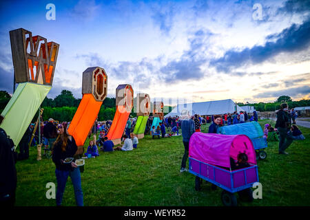 Dorset, Großbritannien. Freitag, 30 August, 2019. Blick auf das Jahr 2019 Ende der Straße Festival. Foto: Roger Garfield/Alamy leben Nachrichten Stockfoto