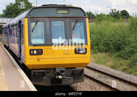 Northern Rail Pacer DMU 142 003 bei Kirk Sandall Bahnhof, South Yorkshire Stockfoto