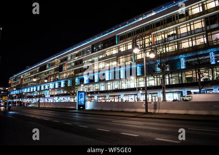 Berlin, Deutschland - Dezember 2018: Bikini Shopping Mall in der Nähe Breitscheidplatz in Berlin. Stockfoto