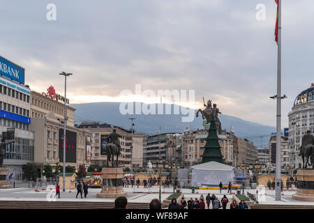 Skopje, Mazedonien - Dezember 2018: Blick auf Mazedonien Square Stockfoto