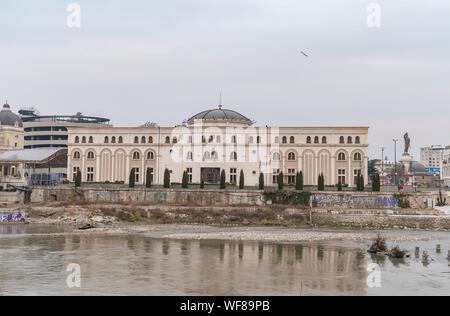 Skopje, Mazedonien - Dezember 2018: Ansicht des Museum der mazedonischen Kampf Stockfoto