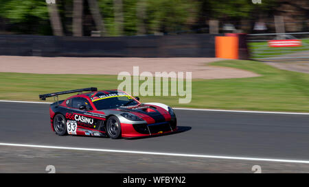 Auto 33, James Kell, Rob Boston, Racing, Ginetta GT4 Supercup, Oulton Park Freitag Praxis Stockfoto