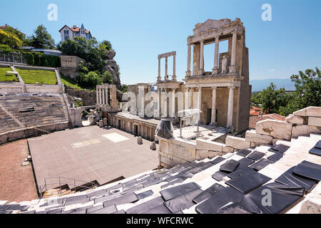 PLOVDIV, Bulgarien - 23. Juni 2019: Im Zentrum von Plovdiv ist der Host der Europäischen Kulturhauptstadt 2019; alte römische Theater in Plovdiv Stockfoto