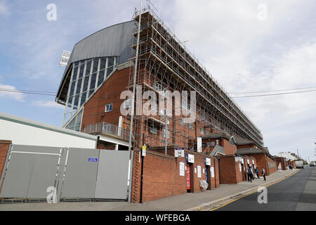 31. August 2019; der Selhurst Park, London, England; Fußball der englischen Premier League, Crystal Palace gegen Aston Villa, Bau von holmesdale Stand-Streng redaktionelle Verwendung. Keine Verwendung mit nicht autorisierten Audio-, Video-, Daten-, Spielpläne, Verein/liga Logos oder "live" Dienstleistungen. On-line-in-Match mit 120 Bildern beschränkt, kein Video-Emulation. Keine Verwendung in Wetten, Spiele oder einzelne Verein/Liga/player Publikationen Stockfoto