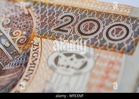 Makro Nahaufnahme auf Nummer 200 auf 100 Zloty polnische Banknote Stockfoto