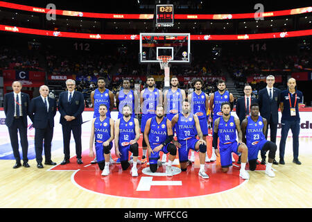 Foshan, Guangdong Provinz Chinas. 31 Aug, 2019. Team Italien posieren für Fotos vor der Gruppe D Match zwischen den Philippinen und Italien an der FIBA WM 2019 in Dongguan, Provinz Guangdong im Süden Chinas, Aug 31., 2019. Credit: Huang Zongzhi/Xinhua/Alamy leben Nachrichten Stockfoto