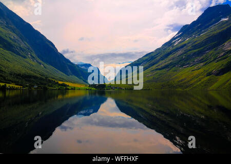 Panorama blick auf den See in der Nähe von Skogmo Eidsvatnet an Nord-Trondelag, Norwegen Stockfoto