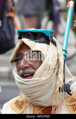 Liverpool UK. 31 August, 2019. Aussterben Rebellion Demonstranten protestieren bei Mann Insel in Liverpool, die von der Gruppe als Tag des Community Building und gewaltlose direkte Aktion beschrieben. Credit: Ken Biggs/Alamy Leben Nachrichten. Stockfoto