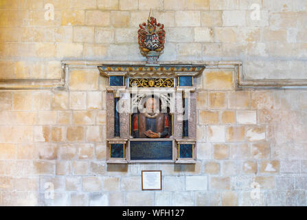 Denkmal für lokale Würdenträger Vater und Sohn John und William Cawley in Chichester Cathedral, Chichester, Hauptstadt der Grafschaft West Sussex, Südengland Stockfoto