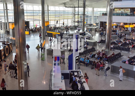 Der Flughafen Heathrow, Terminal 2, London, UK Stockfoto