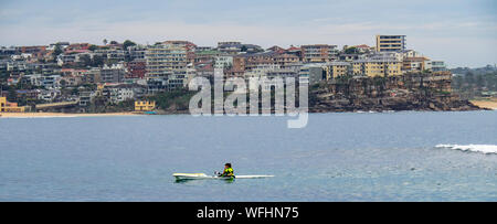 Person Kajak an der Manly Beach Sydney NSW Australien Stockfoto