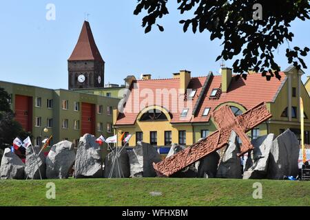 Lubin, Polen. 31 Aug, 2019. 37. Jahrestag der Lubinska Kriminalität in Polen am 31. August 1982, Andrzej Trajowski, Mieczyslaw Pozniak und Michal Ottar, starb während einer friedlichen Manifestation der Solidarität aus miliz Kugeln und viele Menschen wurden verletzt. Die Veranstaltungen fanden während des Kriegsrechts in Polen. Von Anfang an hat die Kriminalität wurde durch die Behörden in Polen unterdrückt. Die Waffe, aus denen Menschen erschossen wurden ins Ausland verkauft. Drei Personen wurden mit dem Verbrechen aufgeladen. Der Prozess in diesem Fall anhängig war vor Gerichten in Polen seit vielen Jahren. Noch nie war es möglich, zu bestimmen, wer Stockfoto