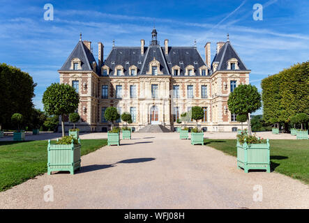 Eingang zum Chateau de Sceaux-Hauts-de-Seine, Frankreich Stockfoto