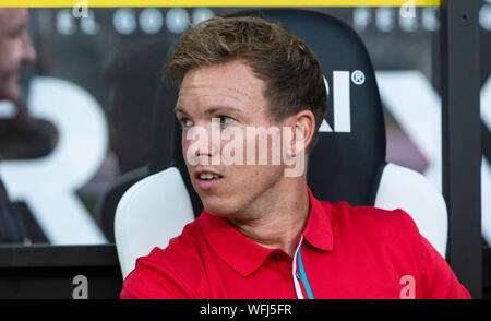 Sport, Fußball, Bundesliga, 2019/2020, Borussia Mönchengladbach gegen RB Leipzig 1-3, Stadion Borussia Park, Head Coach Julian Nagelsmann (RBL), DFL-Bestimmungen verbieten die Verwendung von Fotografien als BILDSEQUENZEN UND/ODER QUASI-VIDEO Stockfoto