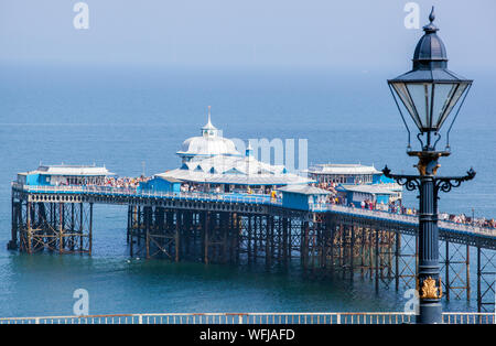 Die Victorian Pier Komplexe in der Irischen See in den Norden von Wales Seaside Holiday Resort von Llandudno Stockfoto