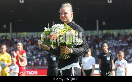 Kassel, Deutschland. 31 Aug, 2019. firo: 2019/2020 31.08.2019 Fußball, Frauen, Damen. Em-Qualifikation, Nationalmannschaft Deutschland - Montenegro Alexandra Popp Tribut 100 Landerspiel | Verwendung der weltweiten Kredit: dpa/Alamy leben Nachrichten Stockfoto