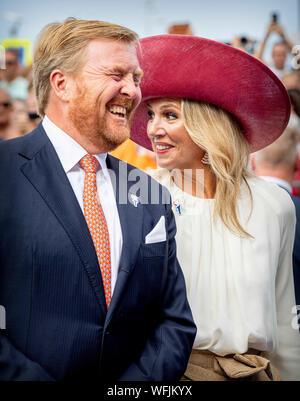 Terneuzen, Niederlande. 31 Aug, 2019. König und Königin Maxima Willem-Alexander der Niederlande und König Philippe und Königin Mathilde von Belgien an den Start der 75. Jahrestag der Befreiung in Terneuzen, Niederlande, 31. August 2019. Quelle: Patrick Van Katwijk/POINT DE VUE |/dpa/Alamy leben Nachrichten Stockfoto