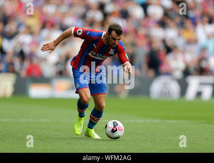 31. August 2019; der Selhurst Park, London, England; Fußball der englischen Premier League, Crystal Palace gegen Aston Villa; James McArthur von Crystal Palace - Streng redaktionelle Verwendung. Keine Verwendung mit nicht autorisierten Audio-, Video-, Daten-, Spielpläne, Verein/liga Logos oder "live" Dienstleistungen. On-line-in-Match mit 120 Bildern beschränkt, kein Video-Emulation. Keine Verwendung in Wetten, Spiele oder einzelne Verein/Liga/player Publikationen Stockfoto