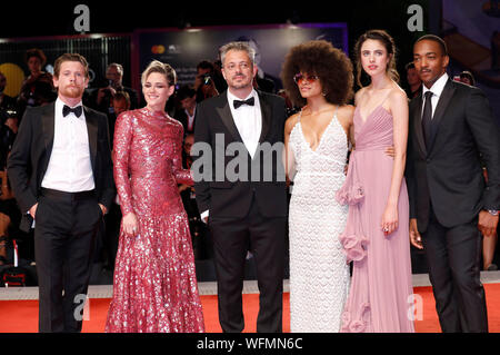 Jack O'Connell, Kristen Stewart, Benedict Andrews, Zazie Beetz, Margaret Qualley und Anthony Mackie bei der Premiere von eberg" auf der Biennale di Venezia Venedig 2019/76 th International Film Festival im Palazzo del Cinema. Venedig, 30.08.2019 | Verwendung weltweit Stockfoto