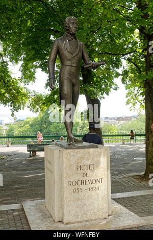 Schweiz, Genf, Treille Promenade, Bronzestatue von Charles Pictet de Rochemont Stockfoto