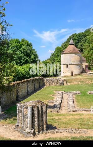 Frankreich, Yvelines, Haute Vallée de Chevreuse natural Regional Park, Magny-les-Hameaux, Port Royal des Champs Zisterzienserabtei in 1204 gegründet, Ruinen aus der alten Kirche und Taubenturm Stockfoto