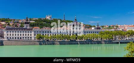 Frankreich, Rhone, Lyon, historische Stätte als Weltkulturerbe von der UNESCO, Rhone Banken mit Blick auf Hotel Dieu und Notre Dame De Fourviere Basilica Stockfoto