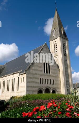 Frankreich, Calvados, Aunay sur Odon, Saint Samson Kirche 1951 erbaut, die alte Kirche durch Bombenangriffe der Alliierten im Juni 1944 zerstört wurde. Stockfoto