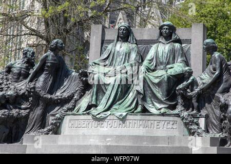 Belgien, Ost-flandern, Gent, Statuen von Brüdern und Maler van Eyck vor der Kathedrale Saint Bavo Stockfoto