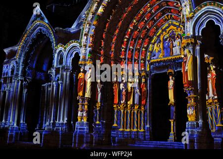 Frankreich, Eure et Loir, Chartres, Kathedrale Notre Dame als Weltkulturerbe von der UNESCO, Illuminationen in Chartres en Lumières, North Gate Stockfoto