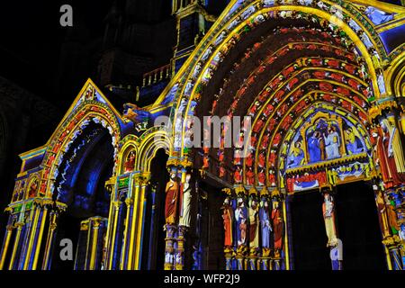 Frankreich, Eure et Loir, Chartres, Kathedrale Notre Dame als Weltkulturerbe von der UNESCO, Illuminationen in Chartres en Lumières, North Gate Stockfoto