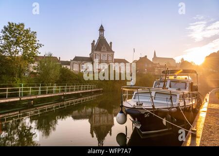 Frankreich, Somme, Tal der Somme, Lange, die Ufer der Somme am frühen Morgen, am Fluss entlang Stockfoto