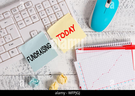 Text zeichen Fundraising angezeigt. Business Foto Text handeln, der das Sammeln oder die Herstellung von Geld für einen bestimmten Zweck schreiben Geräte und Computer Stockfoto