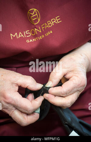 Frankreich, Aveyron, Millau, Maison Fabre (Ganterie Fabre) 1924 gegründet, handgenäht Handschuhe Stockfoto