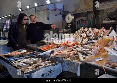 Italien, Sizilien, Catania, barocke Stadt als UNESCO-Welterbe, die Pescheria fisch Morgen Markt in der Piazza Alonzo di Benedetto Stockfoto