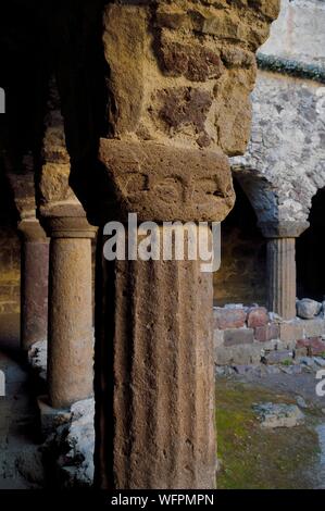 Italien, Sizilien, Liparische Inseln, ein UNESCO Weltkulturerbe, Insel Lipari, Lipari, Concattedrale di San Bartolomeo (St. Bartholomäus Kathedrale), die normannische Kloster von Norman König Ruggiero II in 1131 gebaut Stockfoto