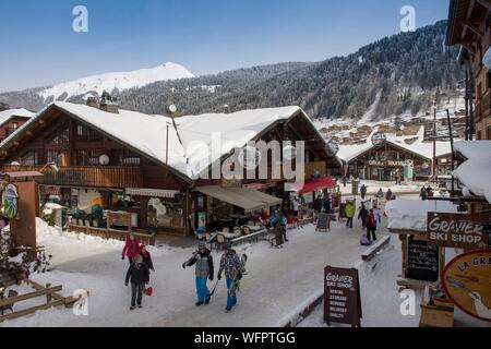 Frankreich, hohe Savoy, massive Chablais die Türen der Sonne Morzine die Straße, in der Taille de Mas de Pléney den Berg von Nantaux ant Stockfoto