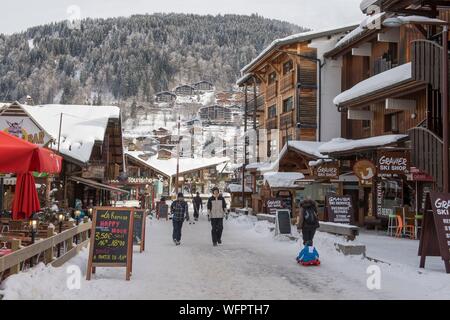 Frankreich, hohe Savoy, massive Chablais die Türen der Sonne Morzine die Straße, in der Taille de Mas de Pléney Stockfoto