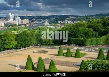 Frankreich, Hauts-de-Seine, Paris, Domaine national de Paris oder Parc de Saint-Cloud, Panoramablick über Paris, Ile Seguin und der Seine Musicale Stockfoto