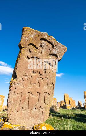 Armenien, Gegharkunik region, Umgebung von Sevan, Noraduz (oder noratus), Friedhof der mittelalterlichen Gräbern genannt Khachkars am Ufer des Sevan See Stockfoto