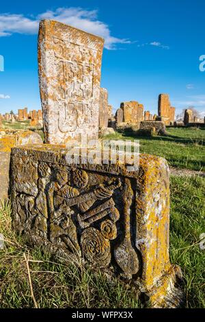 Armenien, Gegharkunik region, Umgebung von Sevan, Noraduz (oder noratus), Friedhof der mittelalterlichen Gräbern genannt Khachkars am Ufer des Sevan See Stockfoto